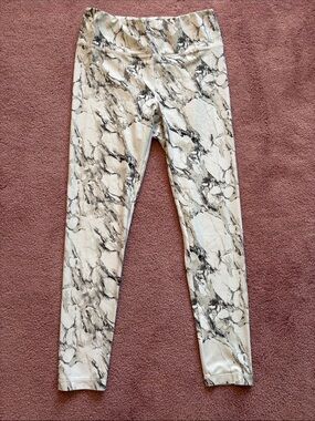High-Waist Marble Print Leggings - White & Black Size Large